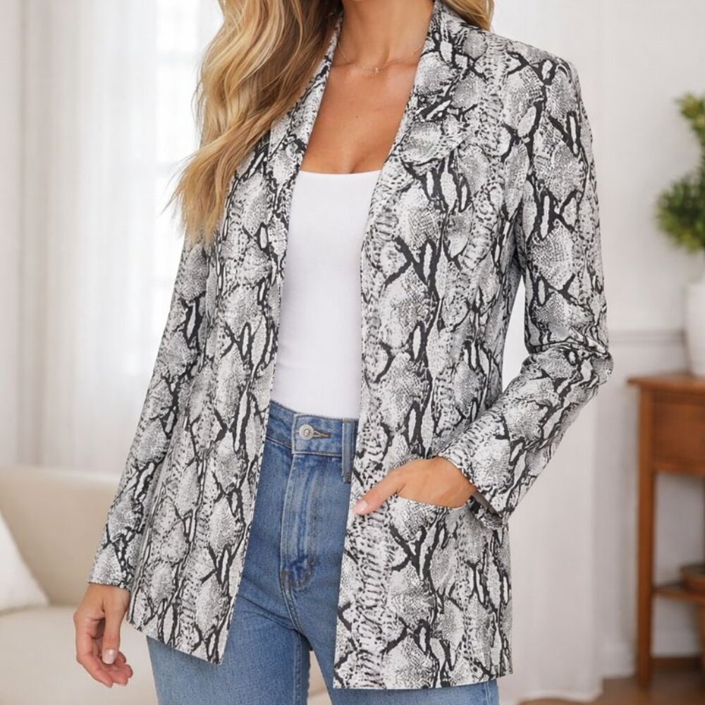 She + Sky Snakeskin Print Open Front Blazer Jacket Women’ Small Black White